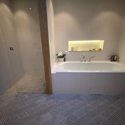 Fold - soot/pure white